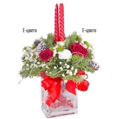 Send flower arrangement in glass cube for the Christmas