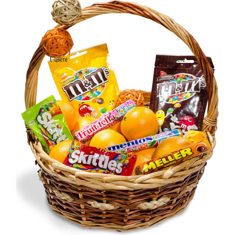 Send a basket with fruits and sweets - Fiesta