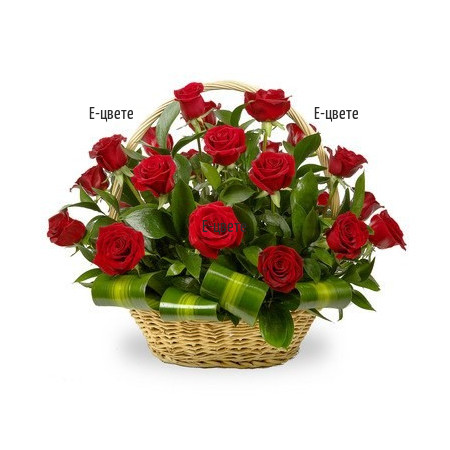 Онлайн поръчка на кошница с 25 червени рози