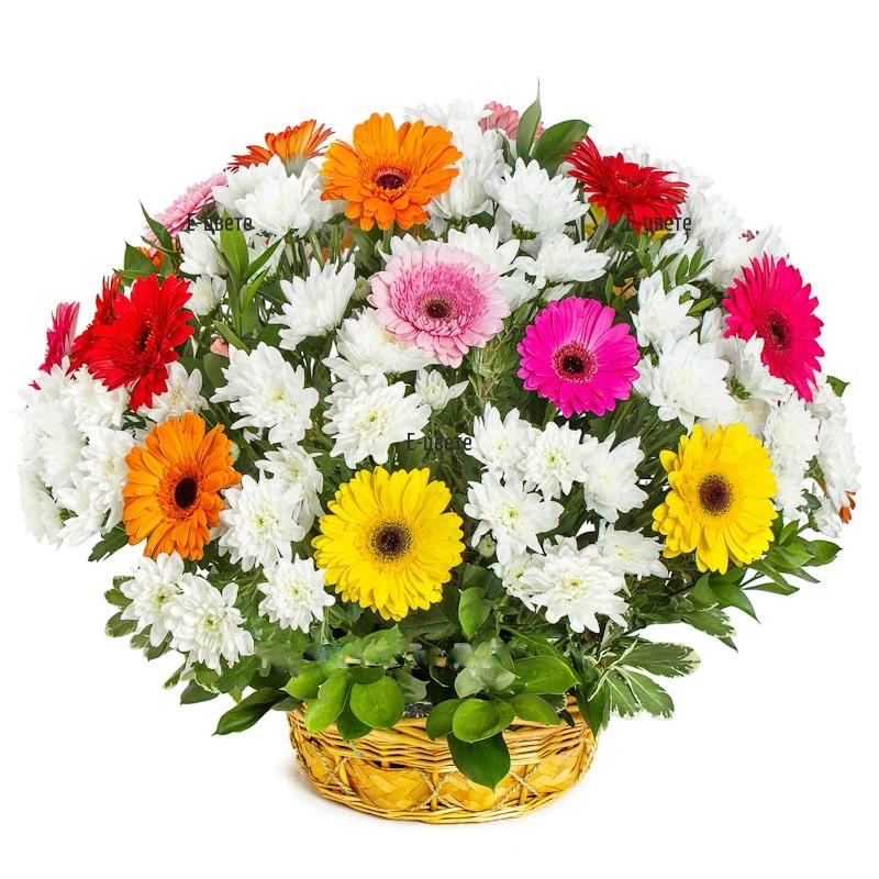 Онлайн поръчка на кошница с разнообразни цветя