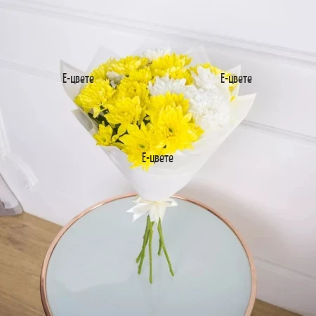Send a bouquet of white and yellow chrysanthemums.