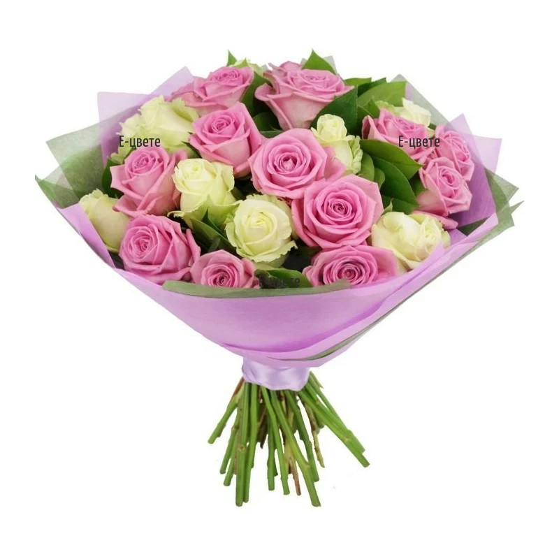 Поръчка и доставка на нежен букет от розови и бели рози