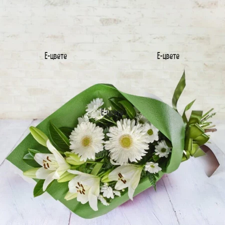 Букет от бели цветя за съболезнования