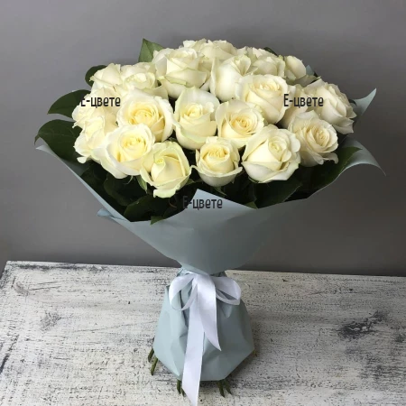 Доставка на букет от 31 бели рози