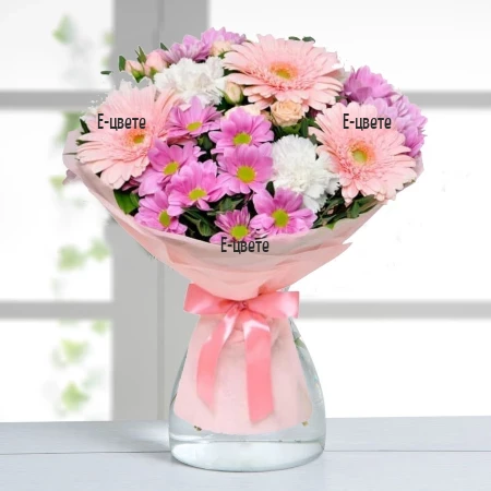 Поръчка на букет от розови цветя и зеленина