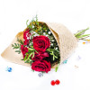 Поръчка и доставка на романтичен букет от червени рози