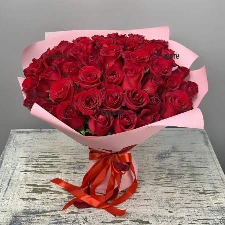Доставка на Букет от 51 червени рози