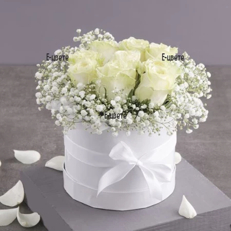 Send to Bulgaria 9 white roses in a round box