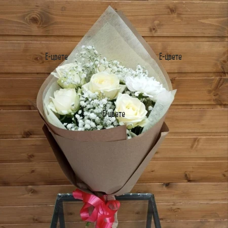 Доставка на бял букет от рози в София с куриер