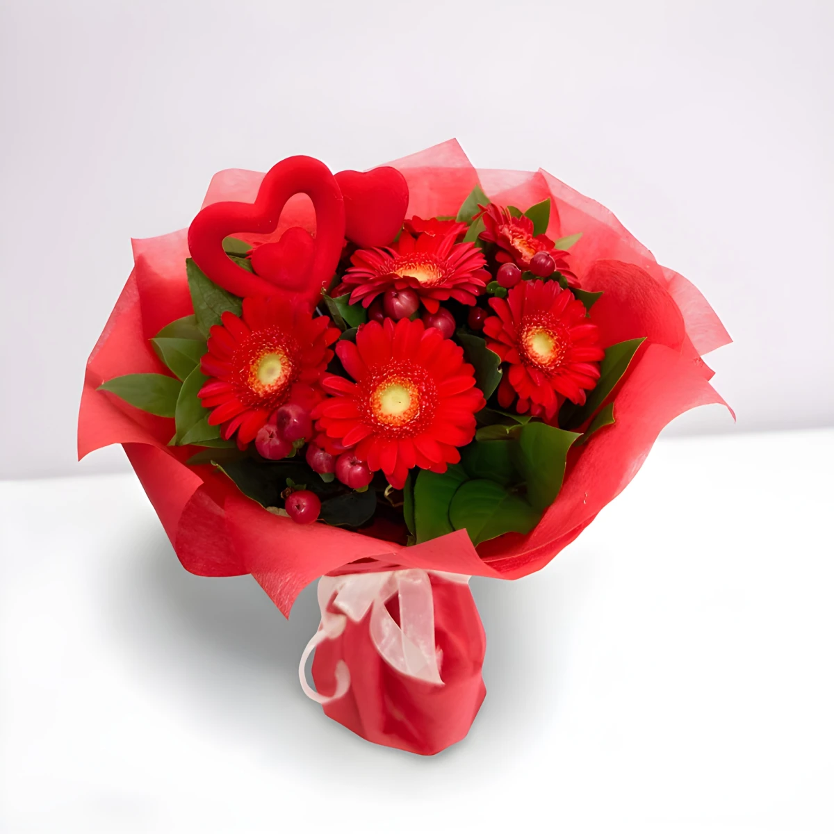 Send flowers and gifts - a bouquet for people in love.