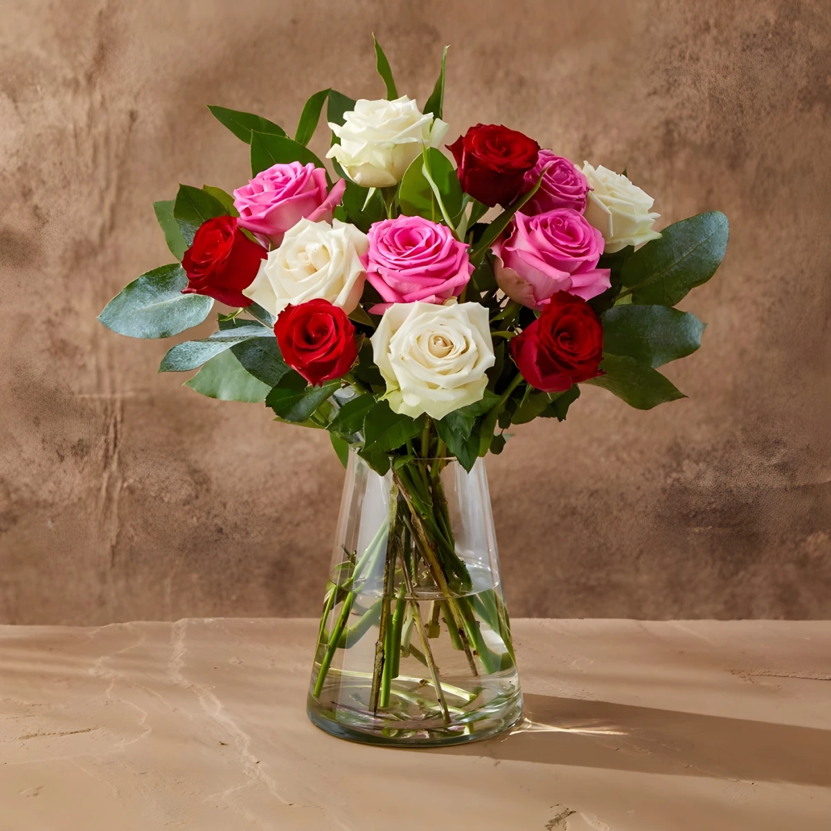 Send flowers with courier - a romantic rose bouquet