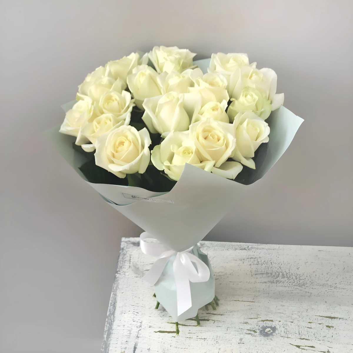 Send flowers online - a bouquet of 19 white roses