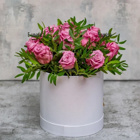 Send pink roses in a flower box