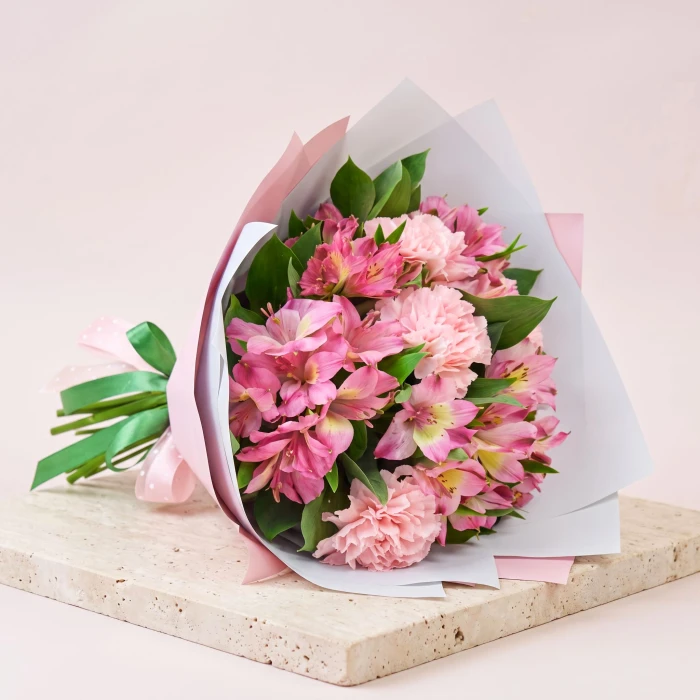 Bouquet of 6 Alstroemerias and 5 Pink Carnations | Flowers