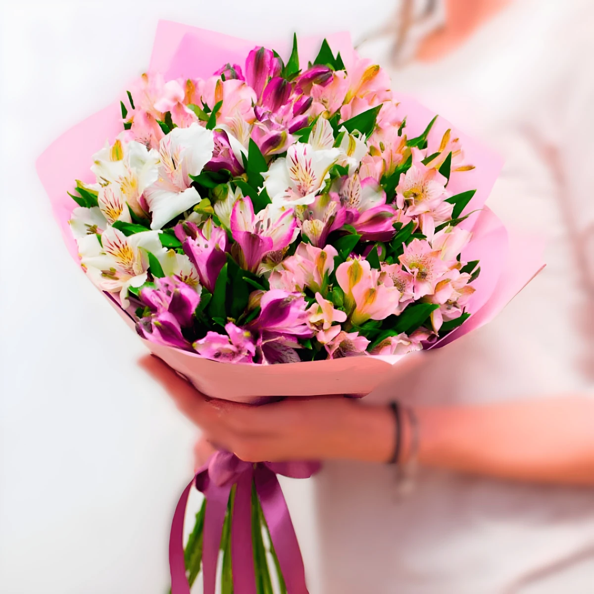 Order a bouquet of 11 alstroemerias