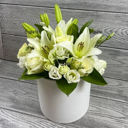 Send to Bulgaria white flowers box arrangement