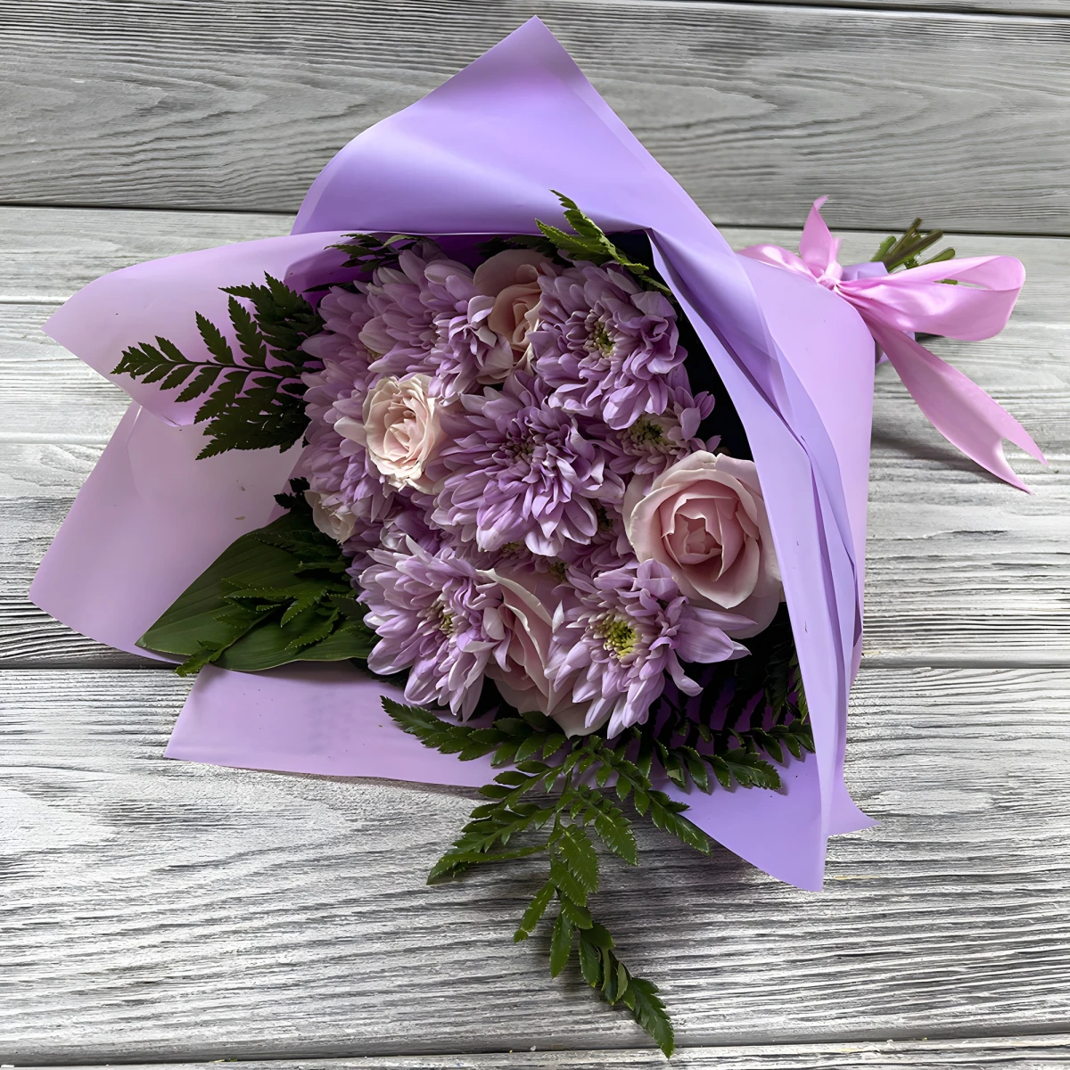 Order and delivery of a bouquet of roses and chrysanthemums in Varna