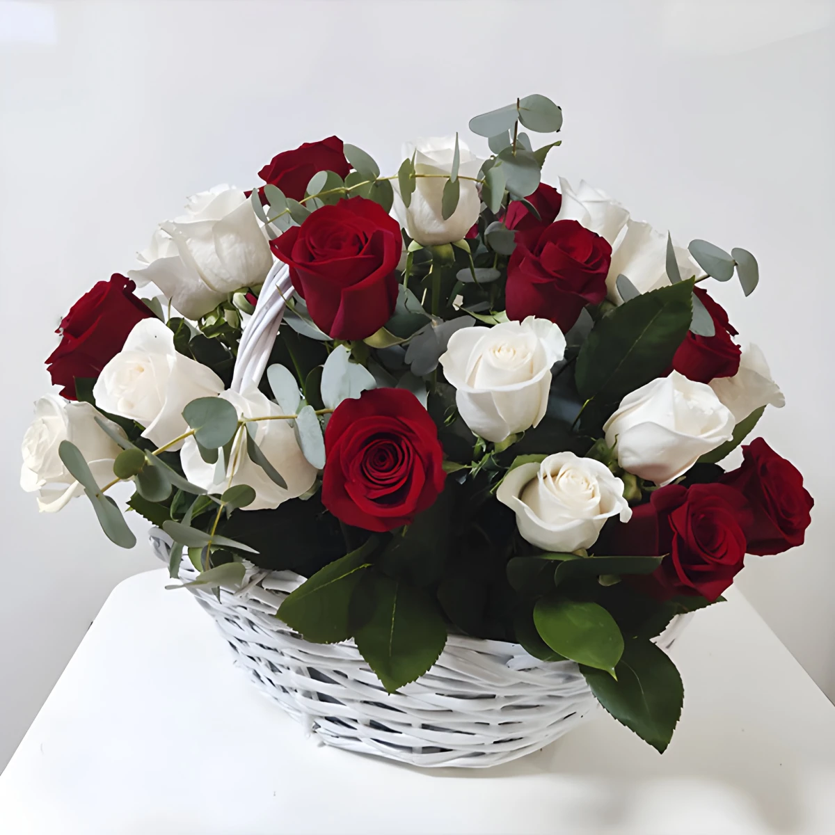 Order and delivery of a basket of 25 roses in Sofia Bulgaria